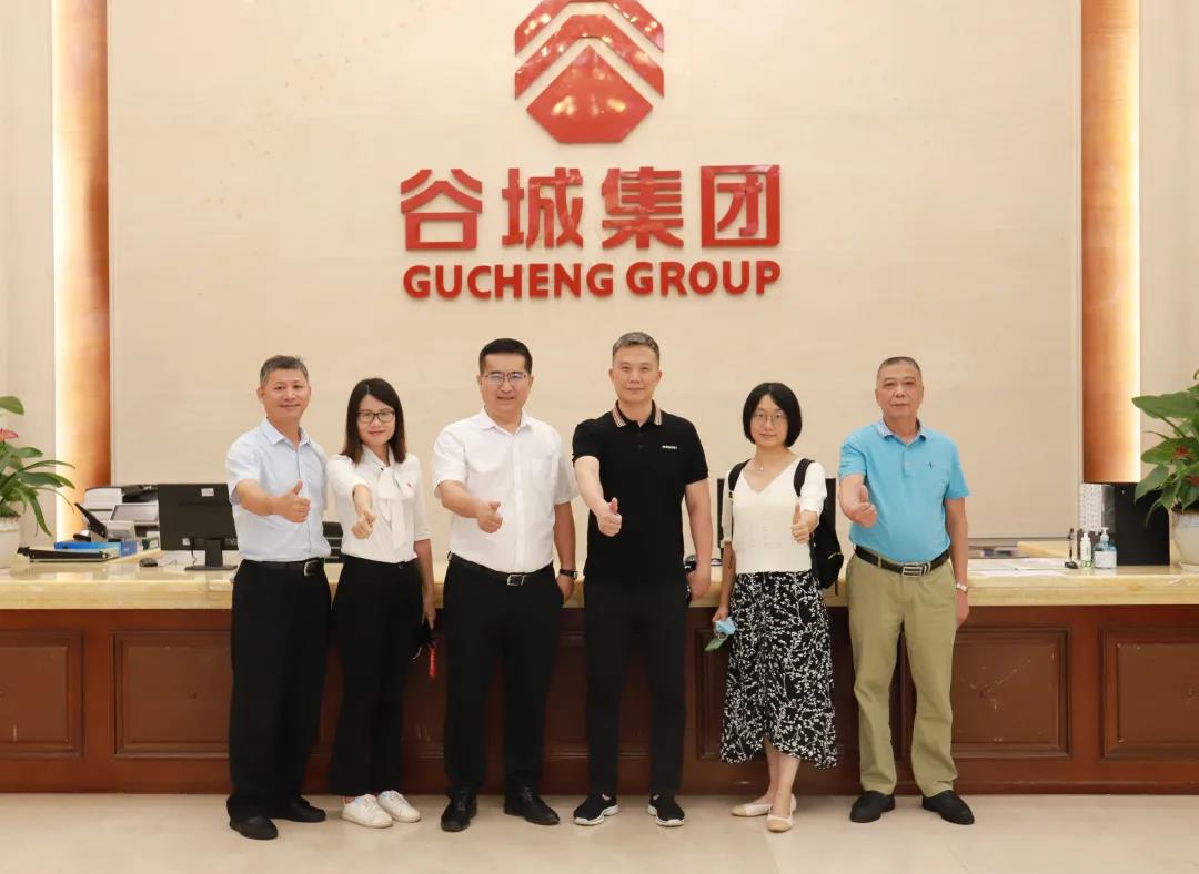 白云區(qū)委統(tǒng)戰(zhàn)部副部長(zhǎng)、區(qū)工商聯(lián)黨組孫志輝書(shū)記一行蒞臨谷城集團(tuán)調(diào)研指導(dǎo)